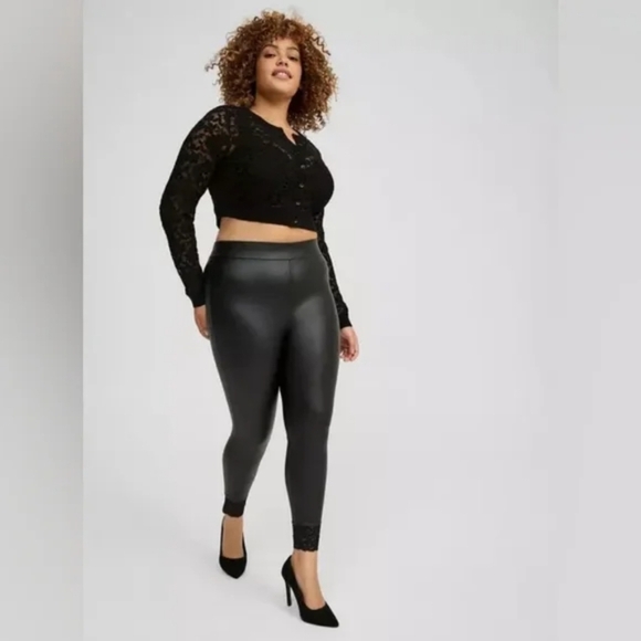 Torrid Full-Length Faux Leather Leggings - Black - Size 4 - NWT - Picture 3 of 3